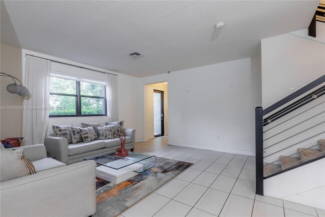 Building Photo - 10590 NW 78th Terrace