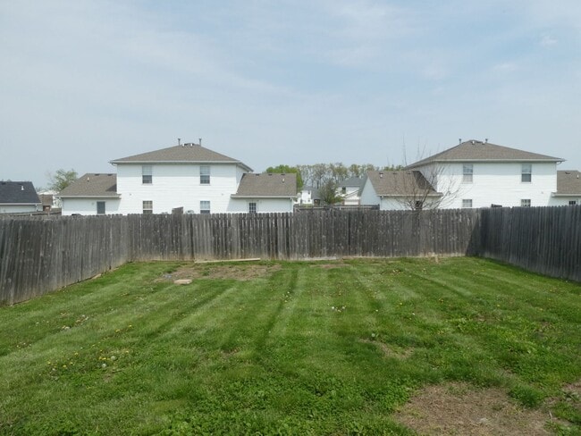 Building Photo - 1609-11 High Quest Circle