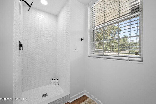 Building Photo - 4411 Hartman Rd