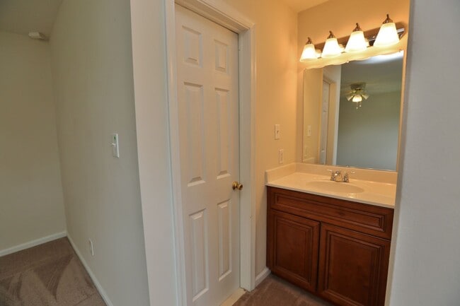 Building Photo - Ranch Home - Backs to Community Pool & Playgrounds - Pet-Friendly - Available 06-23-26!