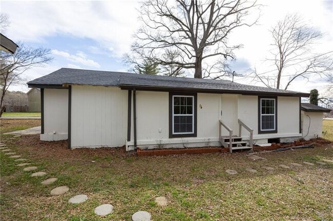 Building Photo - 24 E Iron Belt Rd SE