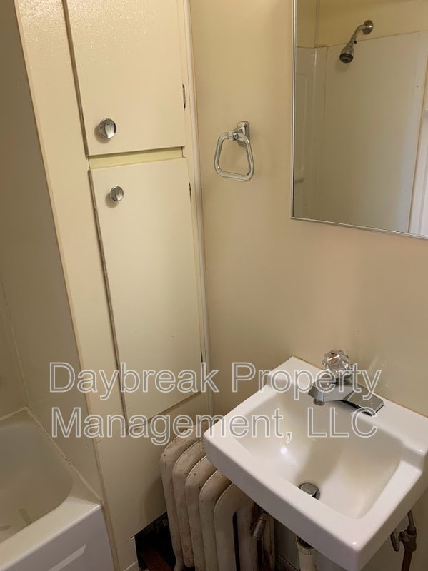 Building Photo - 1121 2nd Ave S