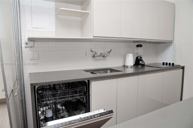 Building Photo - 1573 Pennsylvania Ave