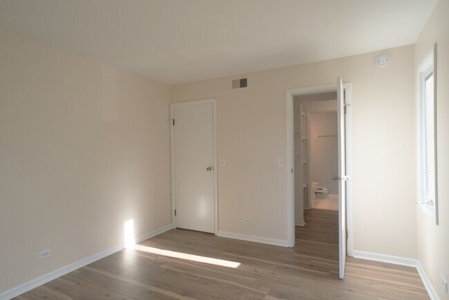 Building Photo - 1205 Pleasant Run Dr