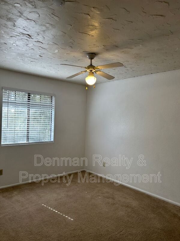 Building Photo - 533 W Guadalupe Rd