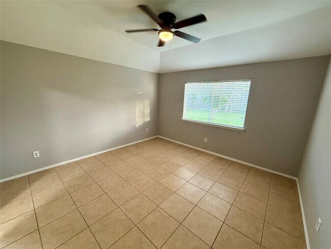 Building Photo - 24023 Red Sky Dr