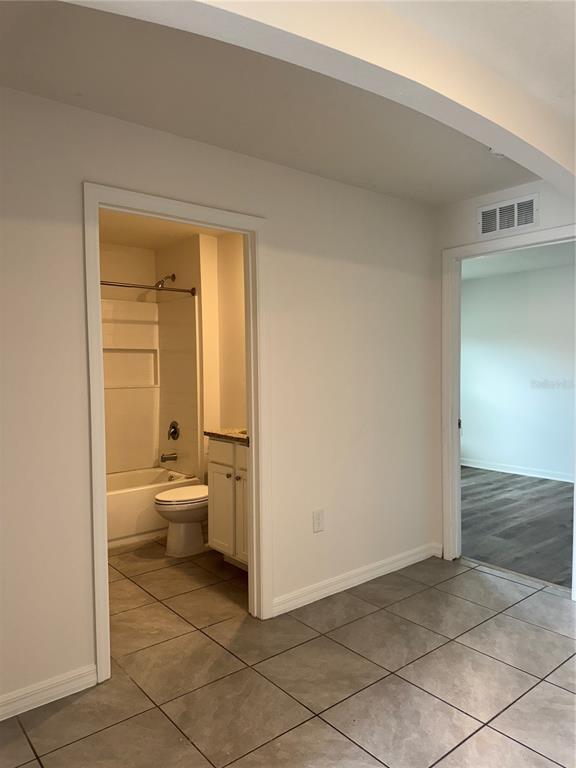 Building Photo - 1056 Gerona Ave