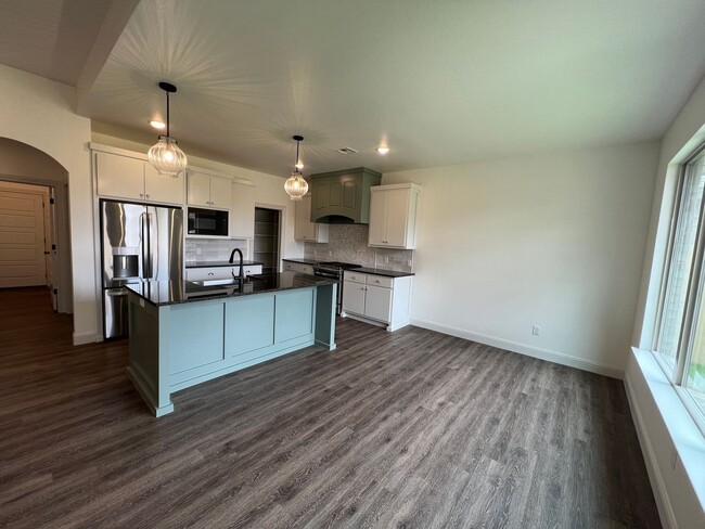 Building Photo - Beautiful 4 bed 2 bath home in Frenship!
