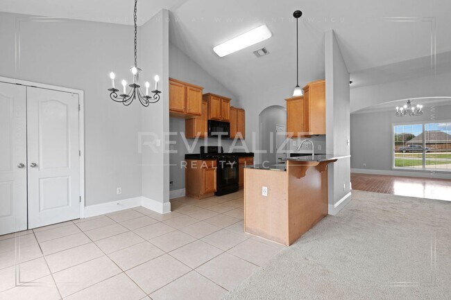 Building Photo - 11070 Courtland Ct