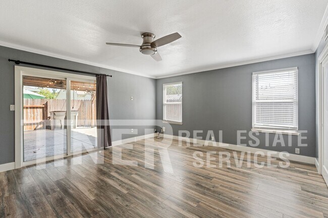 Building Photo - 1107 Meadow Rd