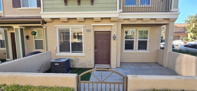Building Photo - Beautifully maintained 2-bedroom, 2.5-bath with Loft • 1,504 sqft & 2-car garage.