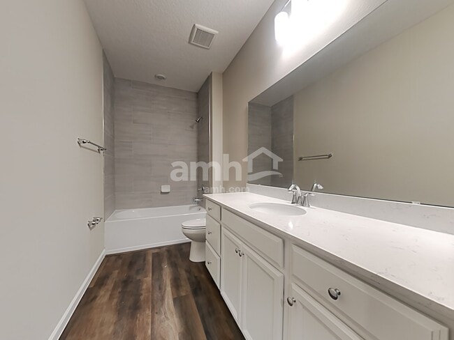 Building Photo - 262 Hemlock Point