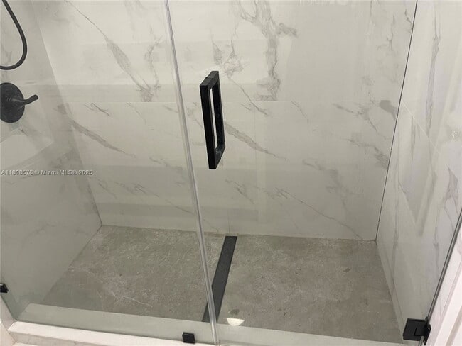 Building Photo - 27 NE 49th St