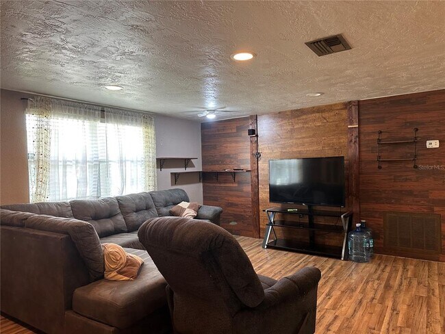 Building Photo - 12807 Vassar Ct