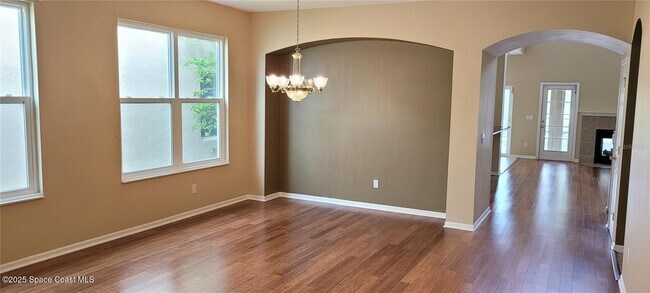 Building Photo - 1721 Saffron Plum Ln