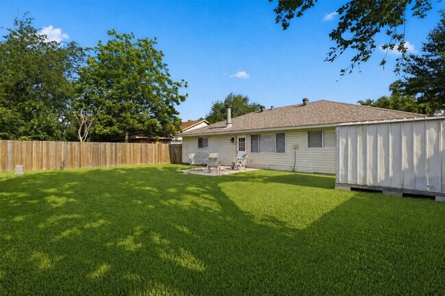 Building Photo - 16315 Dew Drop Ln