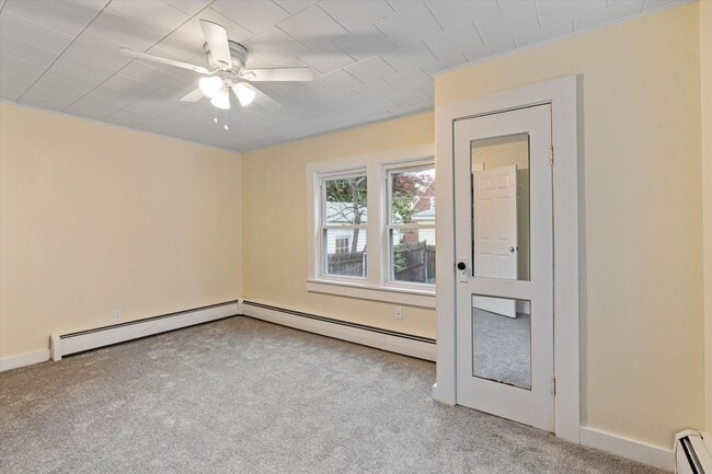 Building Photo - 99 William St