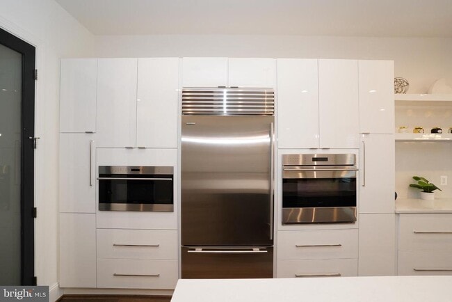 Building Photo - 44655 Provincetown Dr