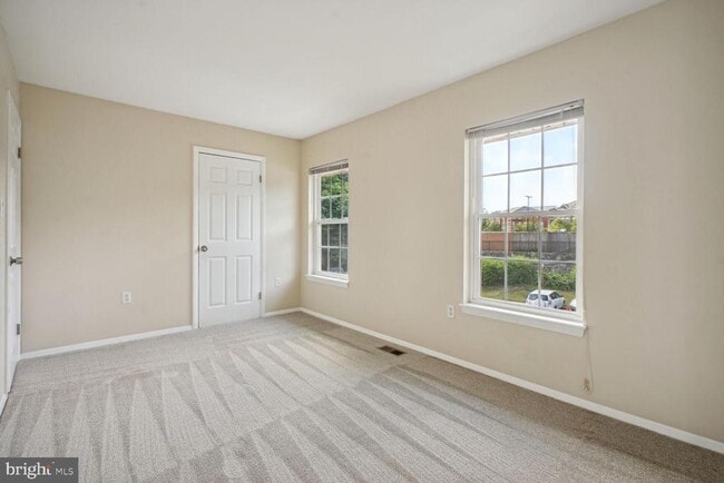 Building Photo - 9497 Linden Leaf Ct