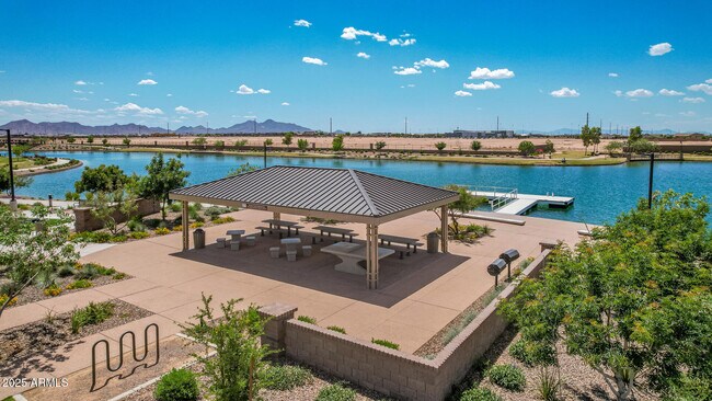 Building Photo - 22433 E Cattle Dr