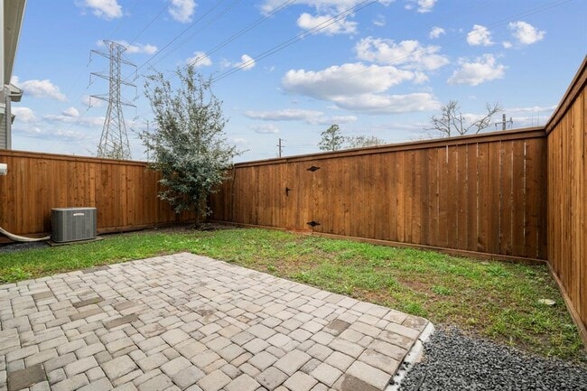 Building Photo - 1220 Sloane Manor Trace