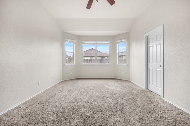 Building Photo - 1414 Fawn Lily Dr