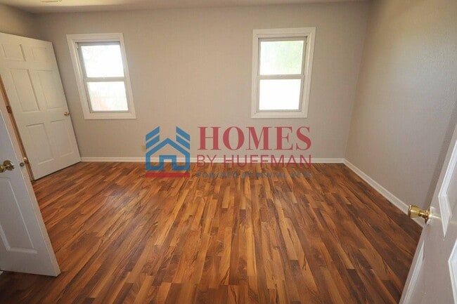 Building Photo - Three Bedroom House | Move in Ready | Princeton
