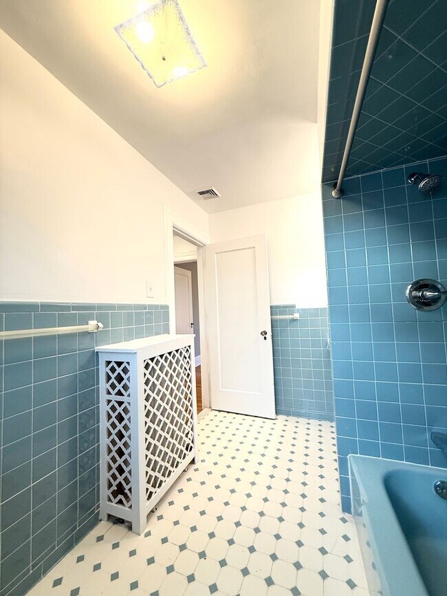 Building Photo - Timeless and Refined 3BR/2.5BA Colonial in Uptown Kingston