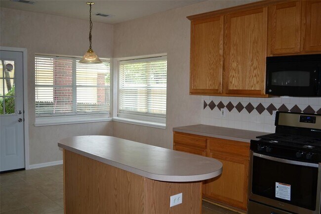 Building Photo - 1527 Turret Crown Dr