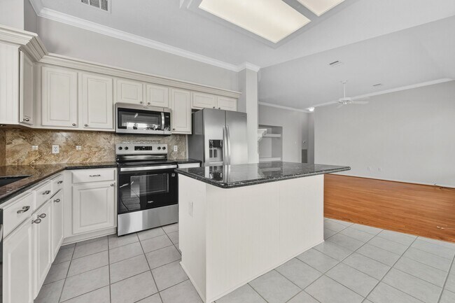 Building Photo - 20814 Lake Park Trail