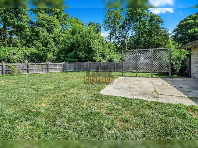 Building Photo - 7504 Honnen Dr N