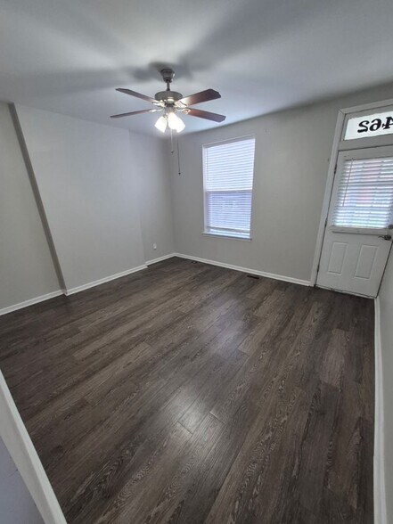 Building Photo - 3462 Giles Ave