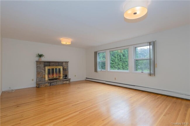 Building Photo - 30 Cassilis Ave