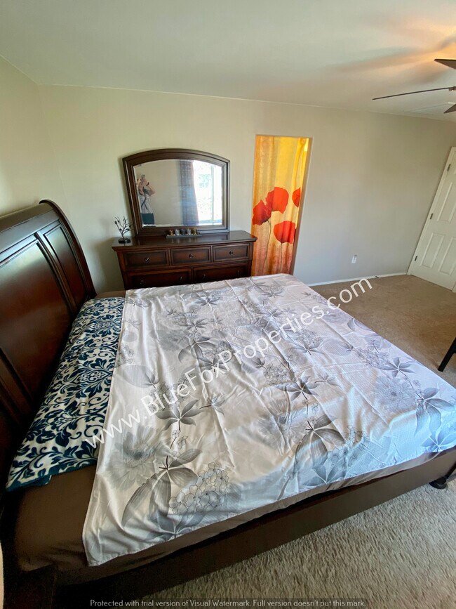 Building Photo - 9009 W Rolling Springs Dr
