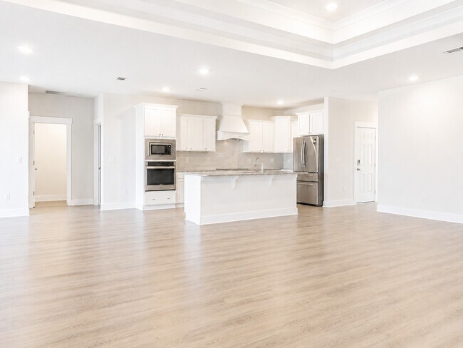Building Photo - 6242 Jenks Dr