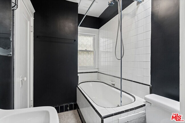 Building Photo - 1606 Andalusia Ave