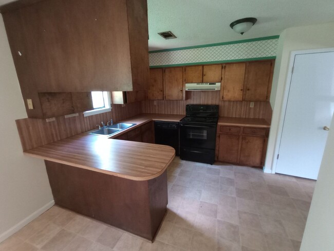 Building Photo - 3 Bedroom 1 Bath Home in Cottondale