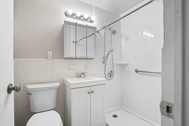 Building Photo - 2625 Park Ave