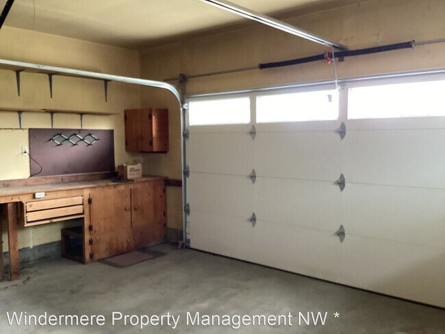 Building Photo - 2 br, 1.5 bath House - 234 Heather Rd