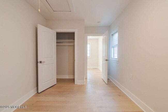 Building Photo - 94 Valley Ave