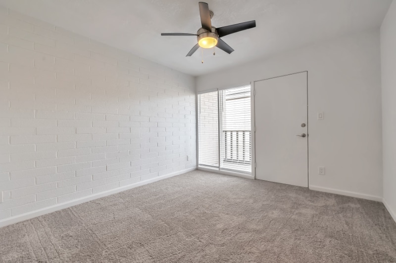 Building Photo - 1815 W Tuckey Ln