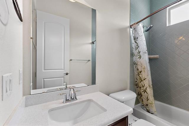 Building Photo - 6533 Mandalay Ct