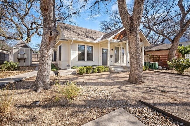 Building Photo - 2606 W 8th St