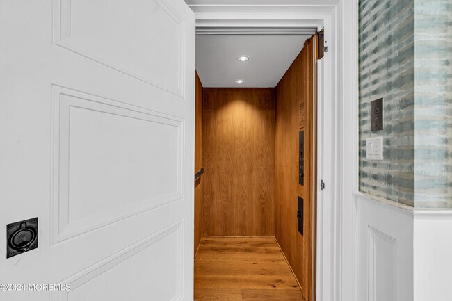 Building Photo - 3574 Ocean Terrace