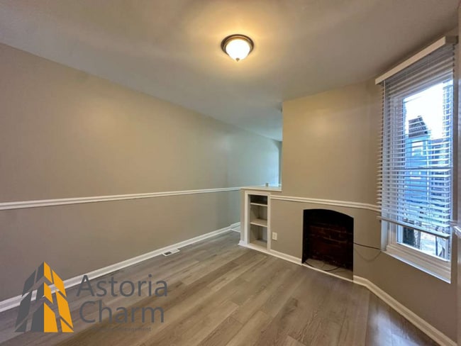 Building Photo - 3 Bedroom Rowhome with Deck and Updated Kitchen