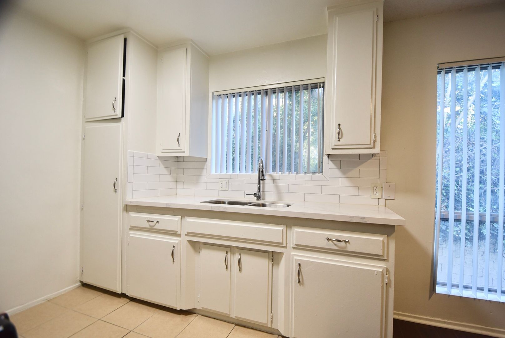 Building Photo - 10745 Hortense St