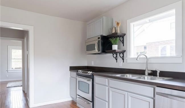 Building Photo - 338 N Main St