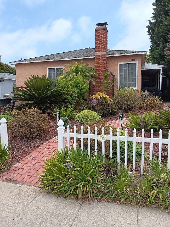 Primary Photo - 6620 W 86th Pl