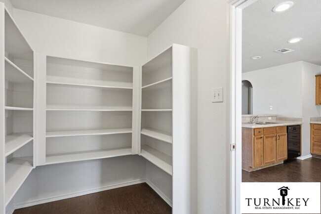 Building Photo - 557 Winbridge Ln