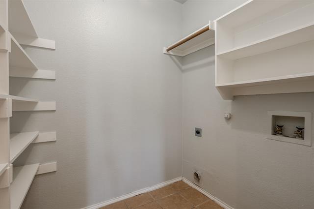 Building Photo - 3221 Kennedy Dr